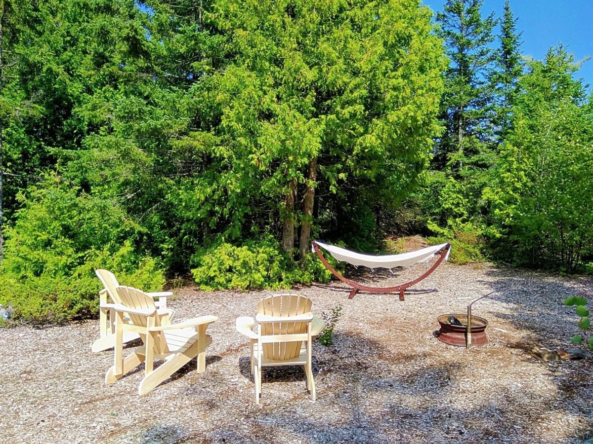New Buddha Bing Unique Experience Cottage And Cabins Tobermory Exterior photo