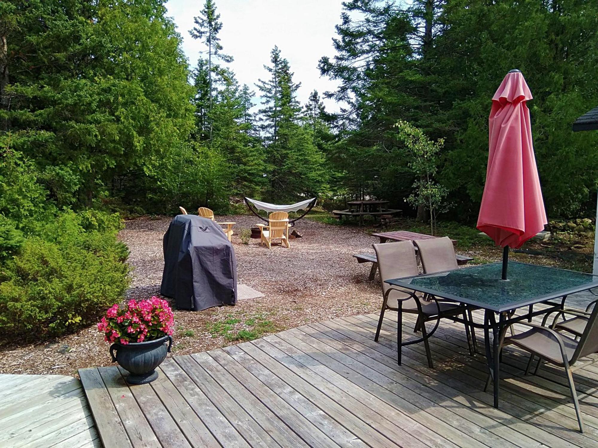 New Buddha Bing Unique Experience Cottage And Cabins Tobermory Exterior photo